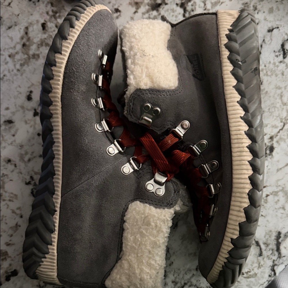 Sorel Gray and Red Winter Boots - Picture 5 of 11